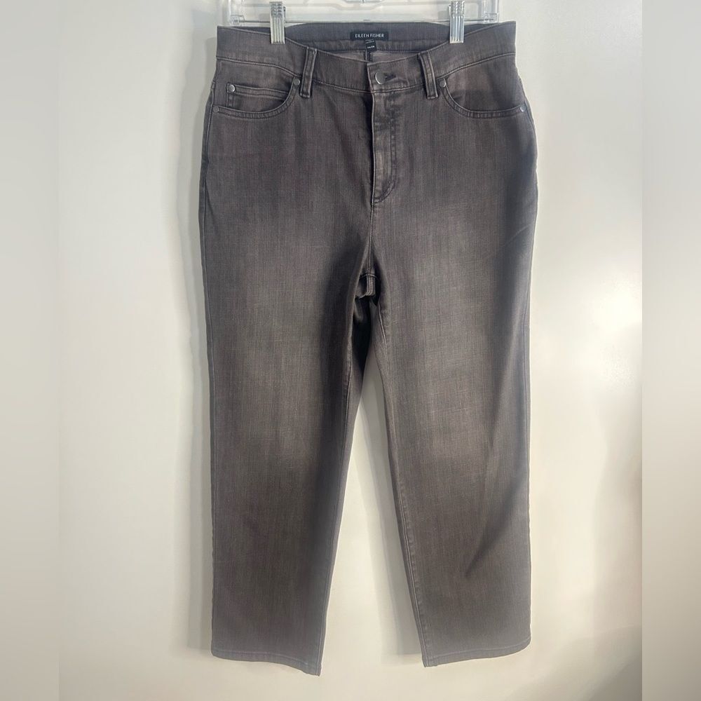 Eileen Fisher women Straight Jeans Classic. 98 % organic cotton and 2% Elastane.